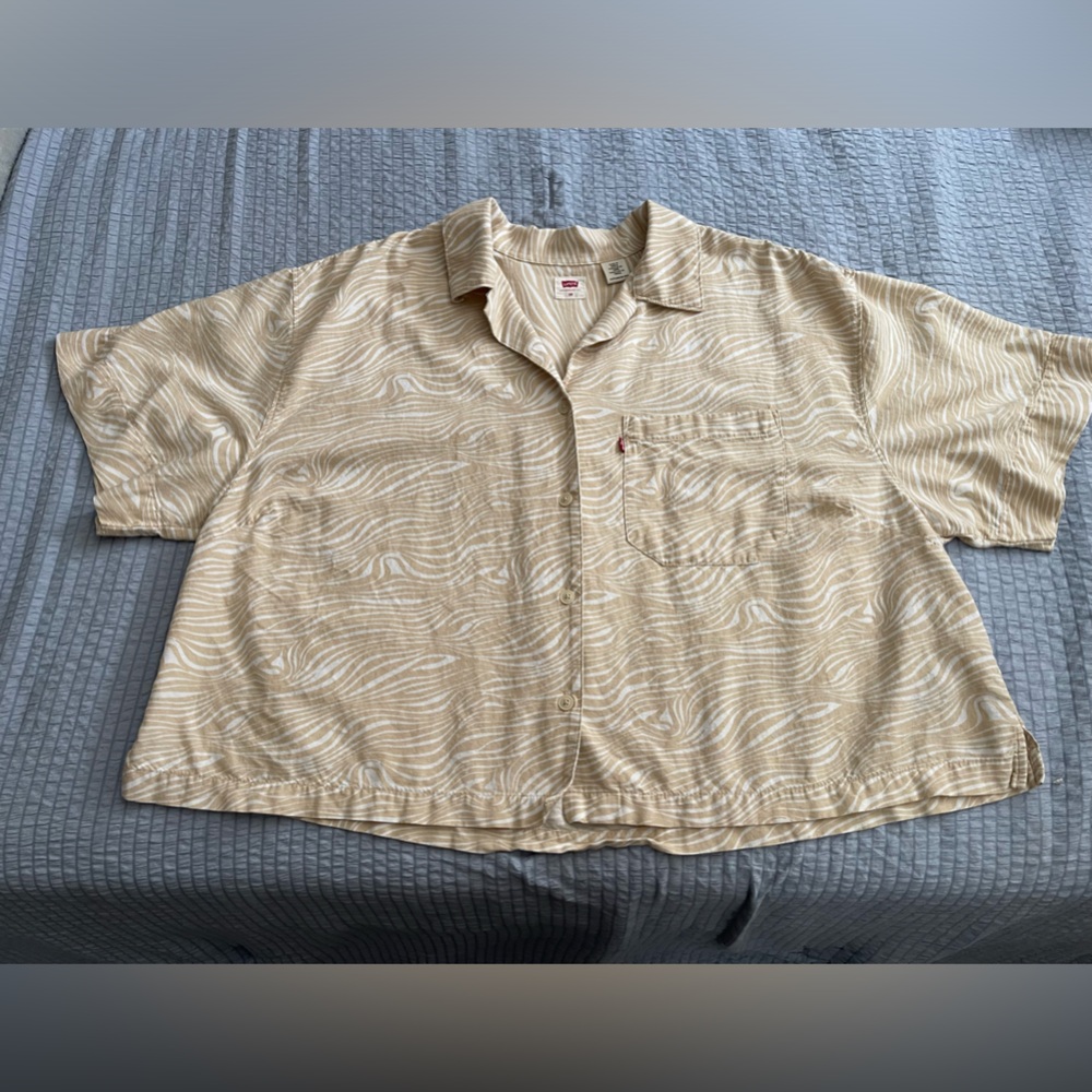 Cropped LEVIS Button up Collar Top Plus Size
